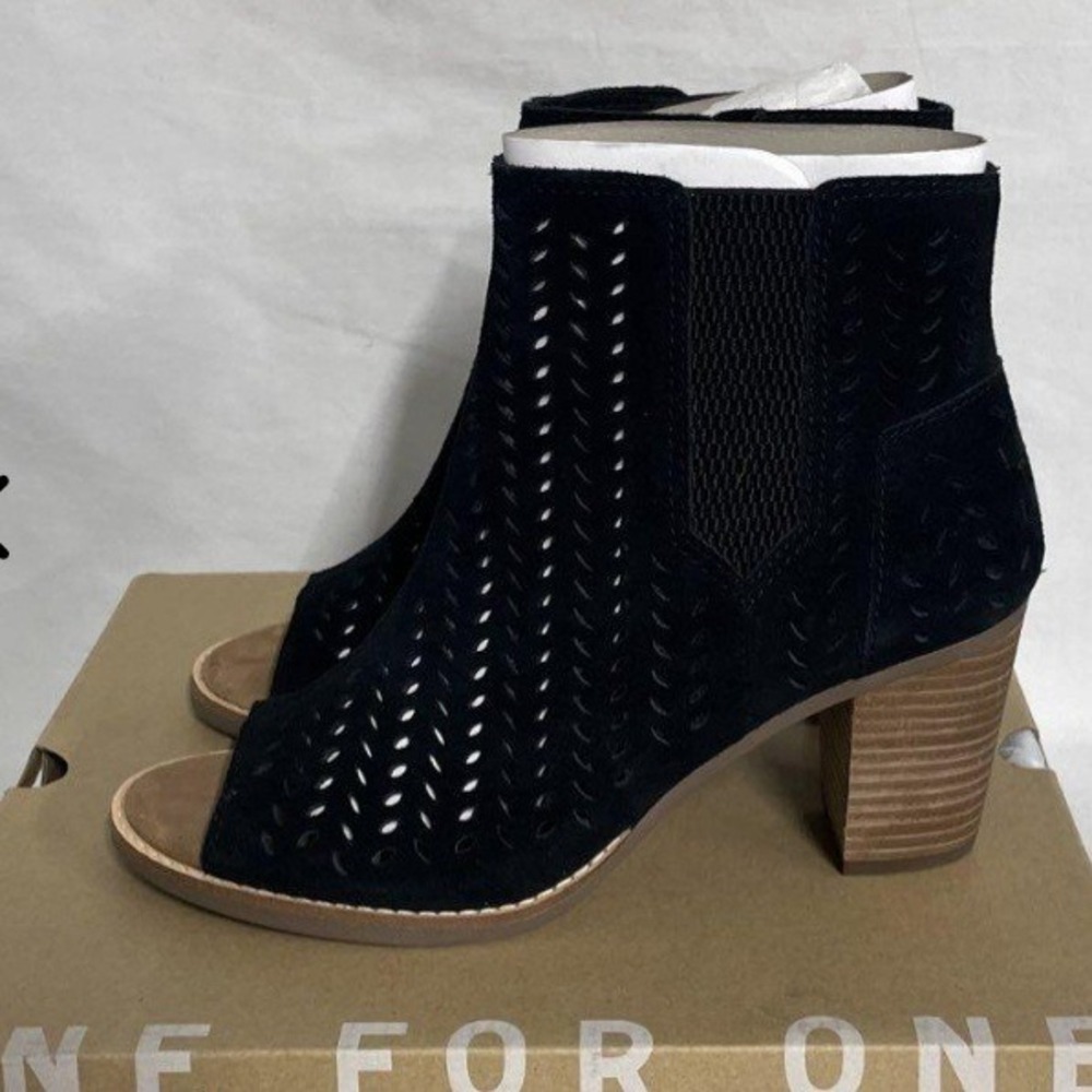 TOMS Black Suede Peep Toe Booties Laser Cut Perforated Ankle Boots Womens 8